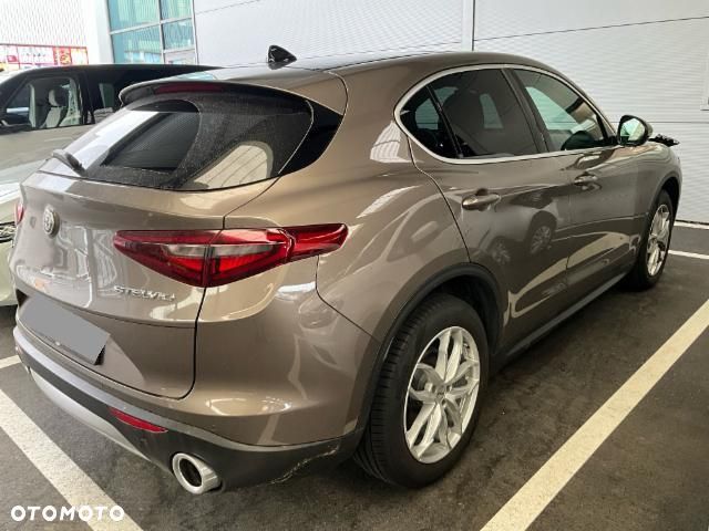 Alfa Romeo Stelvio 2.0 Turbo Executive Q4 - 3