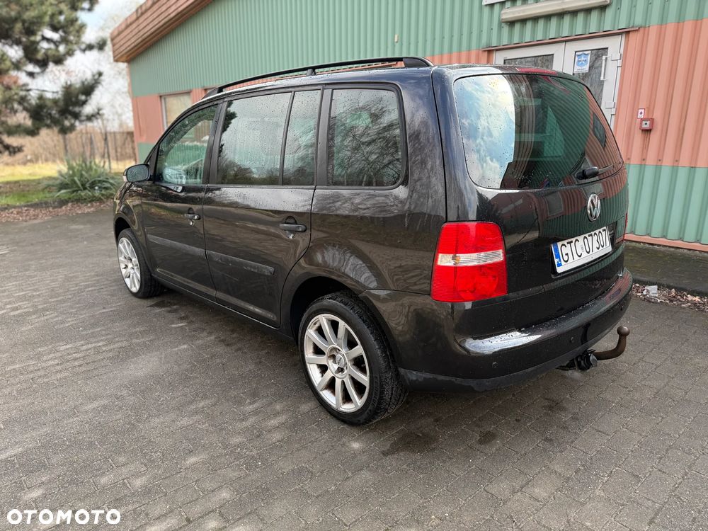 Volkswagen Touran 1.6 FSI - 3