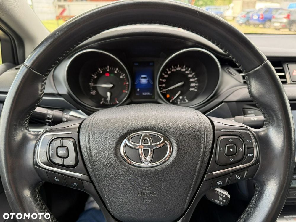 Toyota Avensis - 10