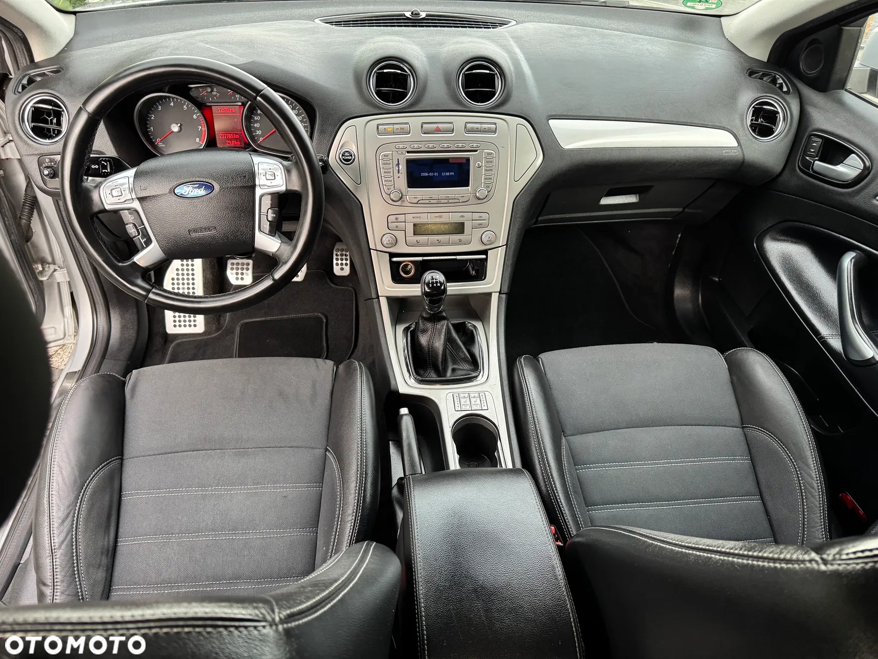 Ford Mondeo - 36
