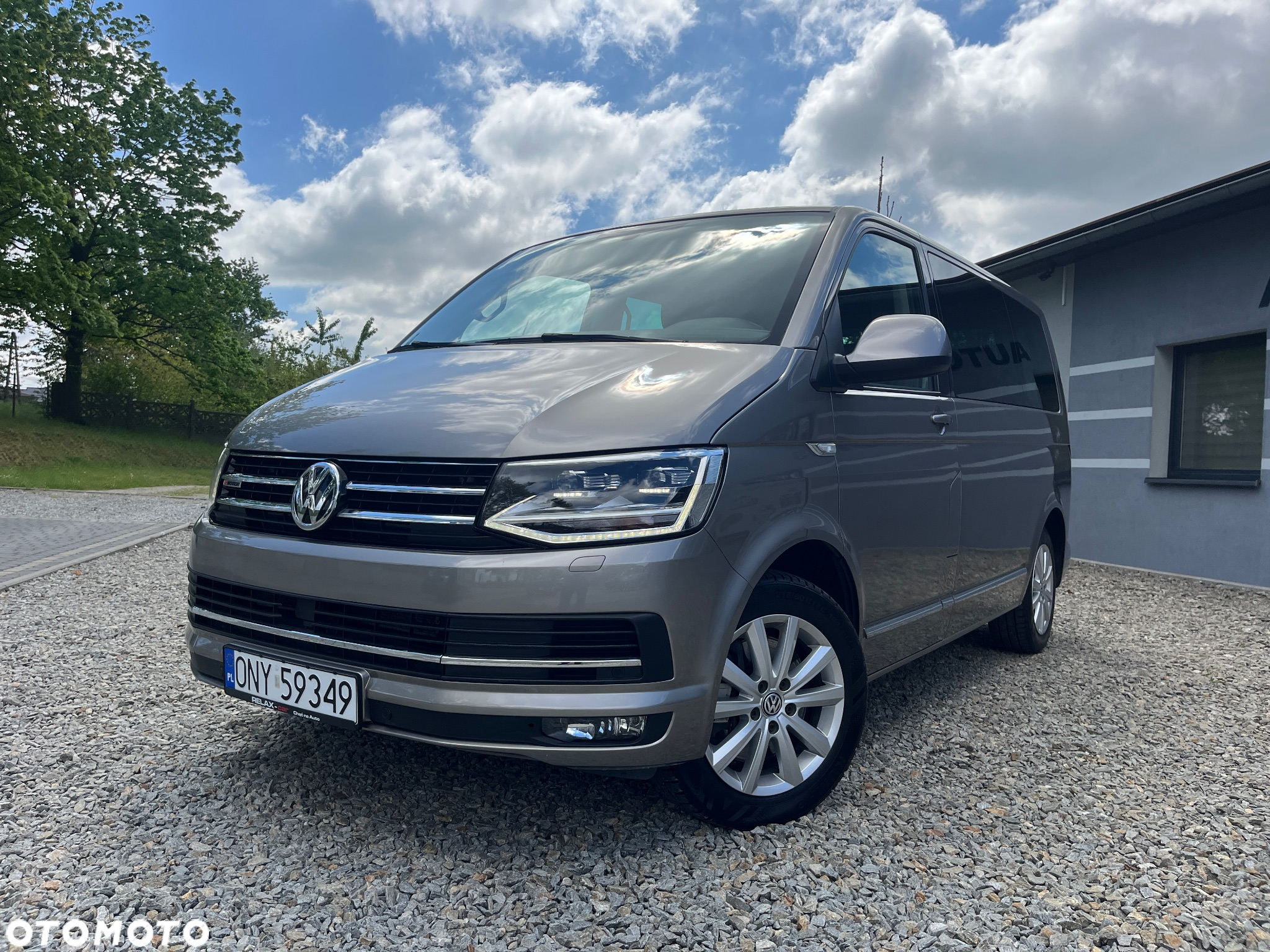 Volkswagen Multivan 2.0 BiTDI L1 Generation SIX 4Motion DSG - 2