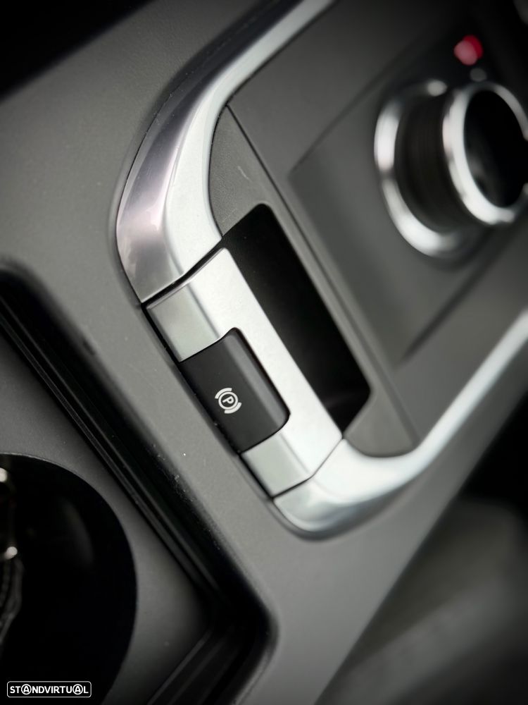 Land Rover Discovery Sport D150 R-Dynamic HSE - 17