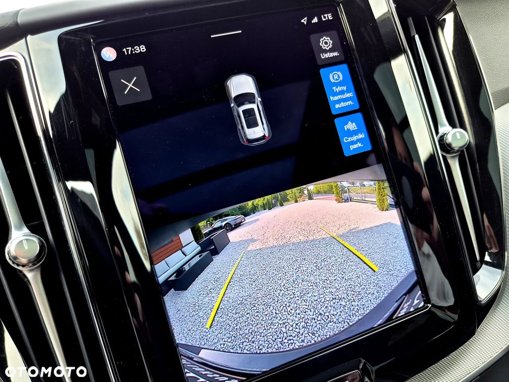 Volvo XC 60 T6 Plug-In Hybrid AWD Plus Black Edition - 21