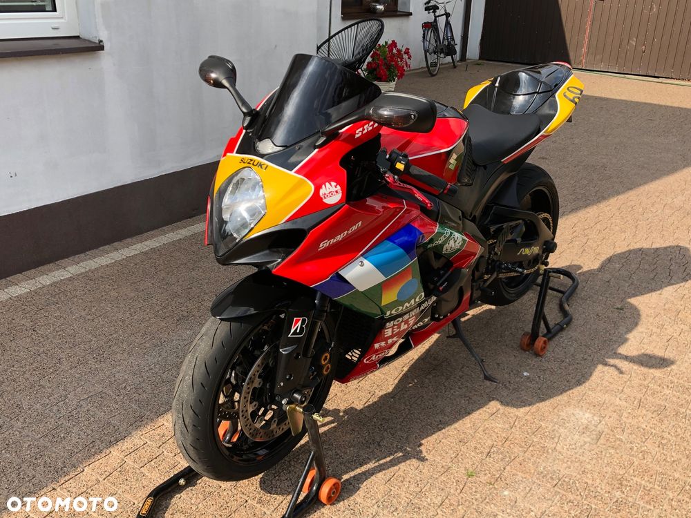 Suzuki GSX-R - 6