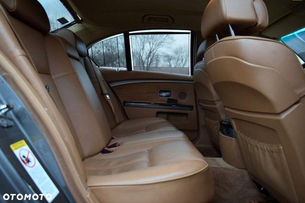 BMW Seria 7 - 8