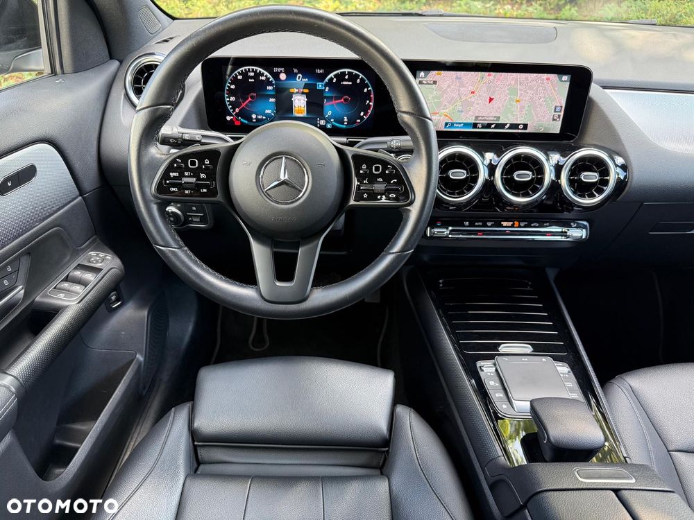 Mercedes-Benz GLA 180 Business Edition - 12
