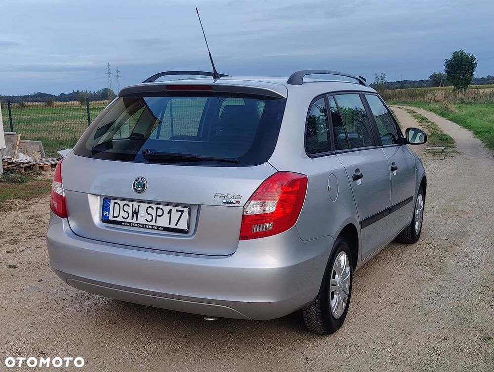 Skoda Fabia 1.2 HTP Combi Elegance - 19