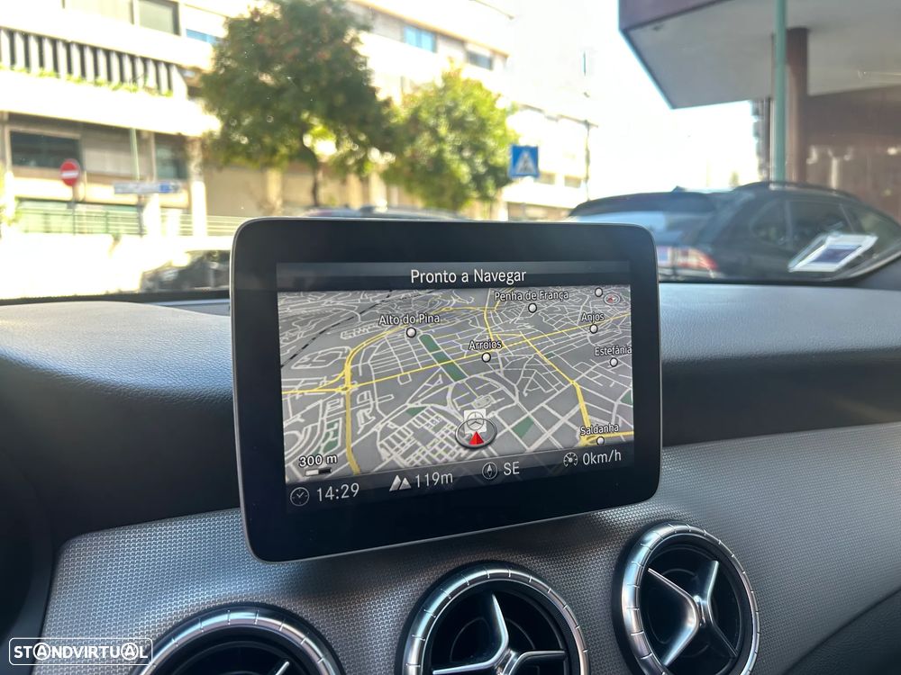 Mercedes-Benz CLA 180 d Urban - 11
