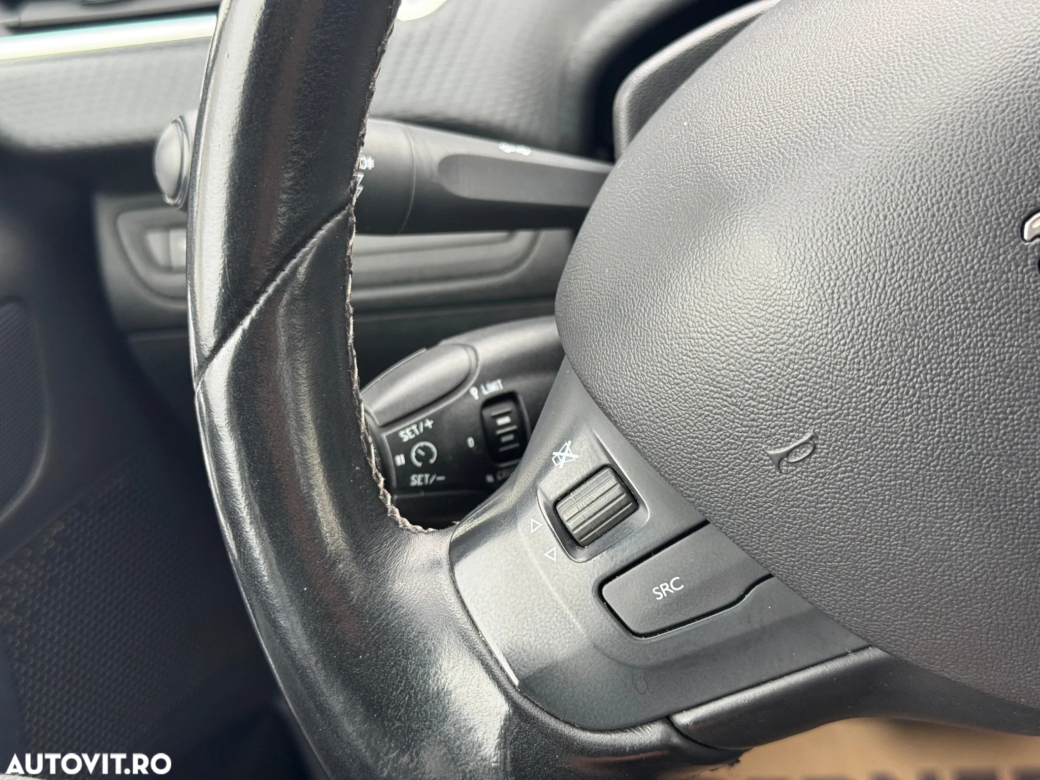 Peugeot 2008 1.2 PureTech Turbo EAT6 S&S Allure - 14
