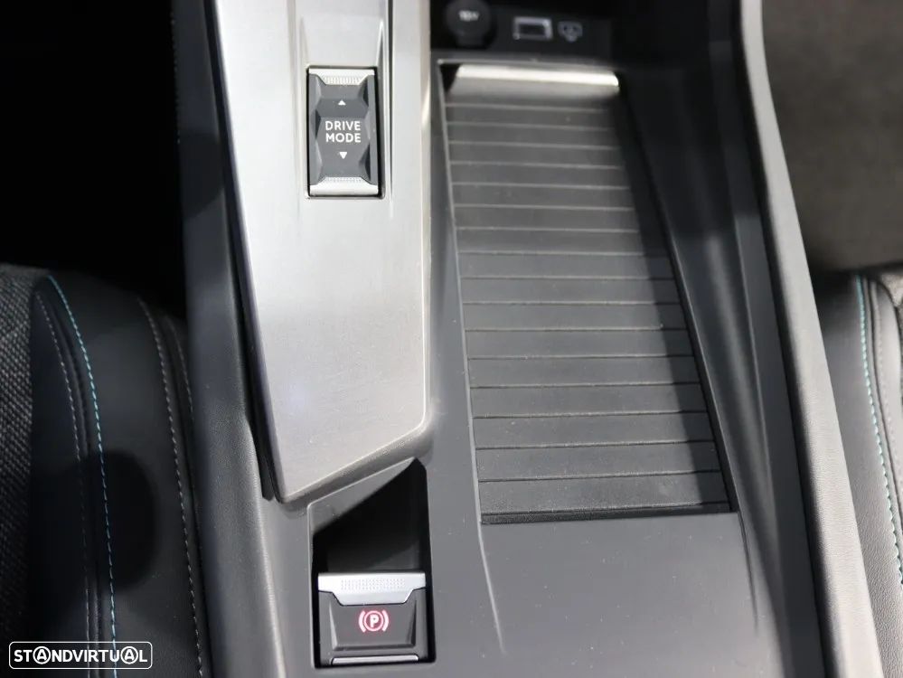 Peugeot 408 1.2 PureTech Allure Pack EAT8 - 7