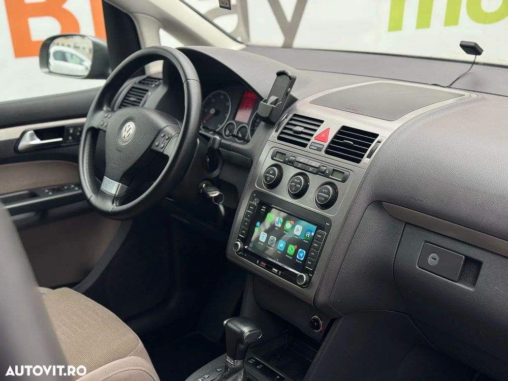 Volkswagen Touran 2.0 TDI DPF DSG Trendline - 27