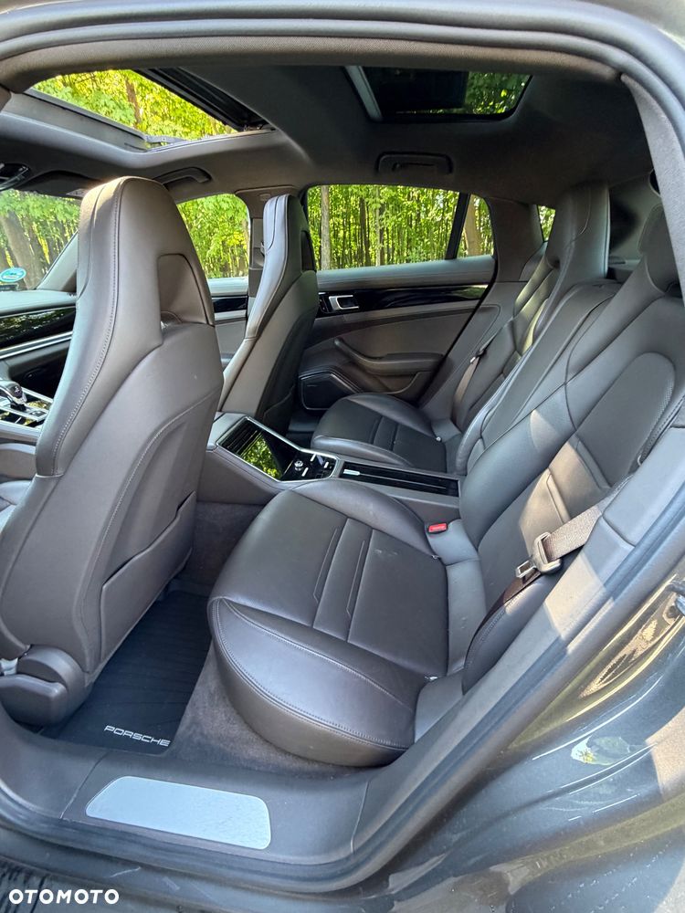 Porsche Panamera 4 - 9