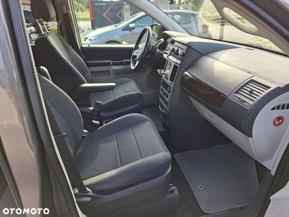 Chrysler Grand Voyager - 14