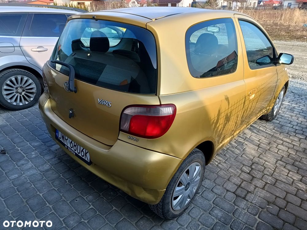 Toyota Yaris 1.0 Base - 8