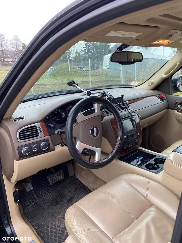 Chevrolet Tahoe - 8