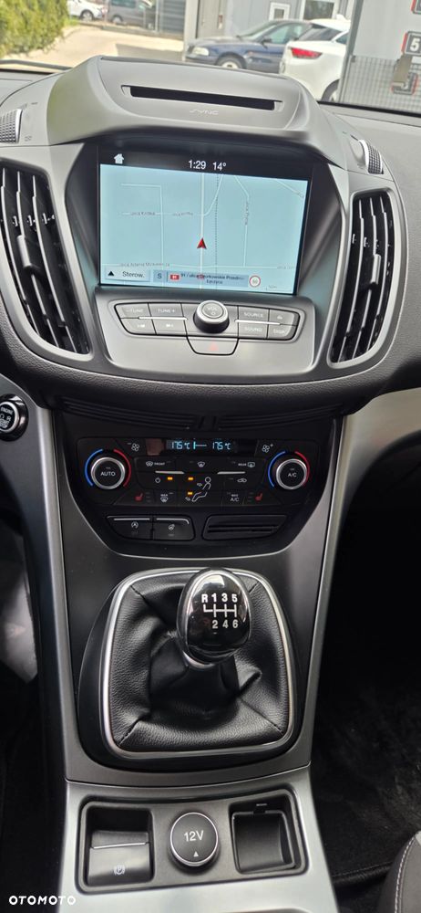 Ford Kuga 1.5 EcoBoost 2x4 Titanium - 25