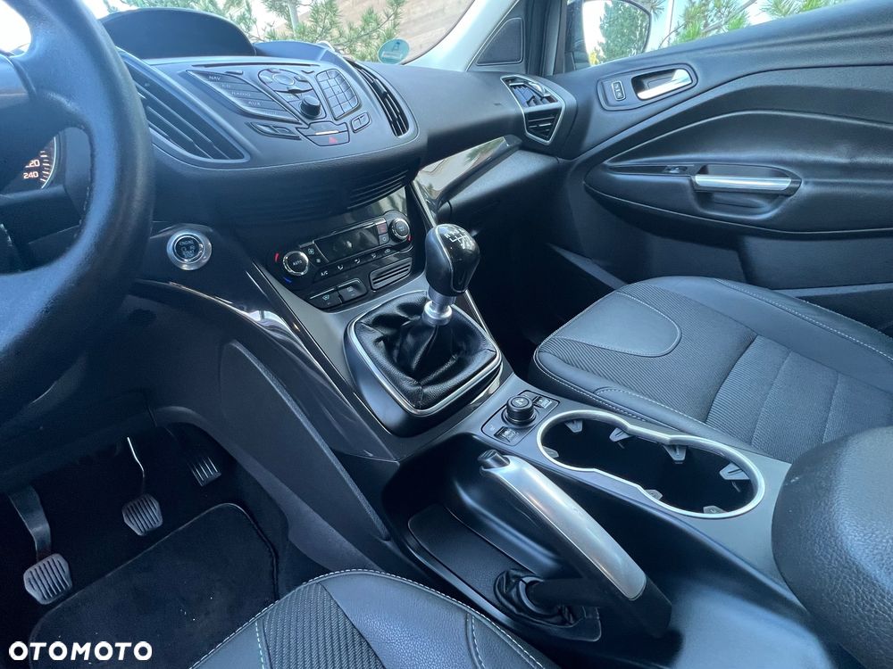 Ford Kuga 2.0 TDCi 4x4 Titanium - 21