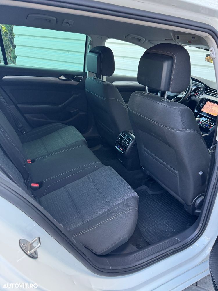 Volkswagen Passat Variant 2.0 TDI SCR DSG Elegance - 15
