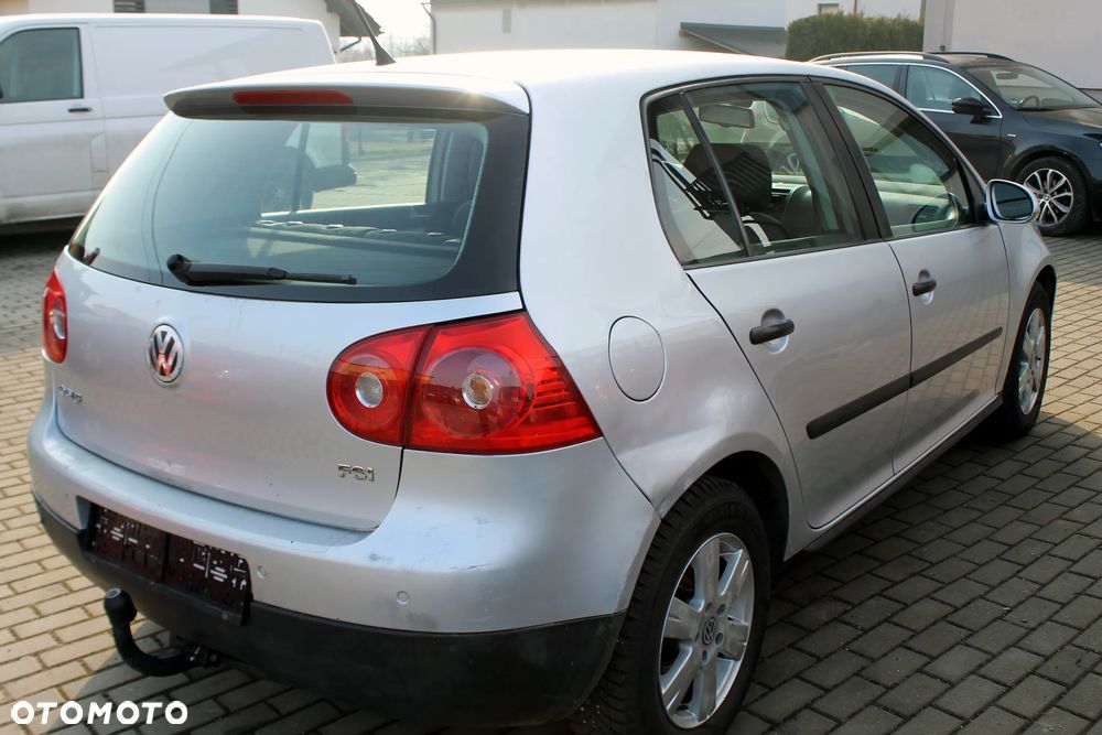 Volkswagen Golf - 5
