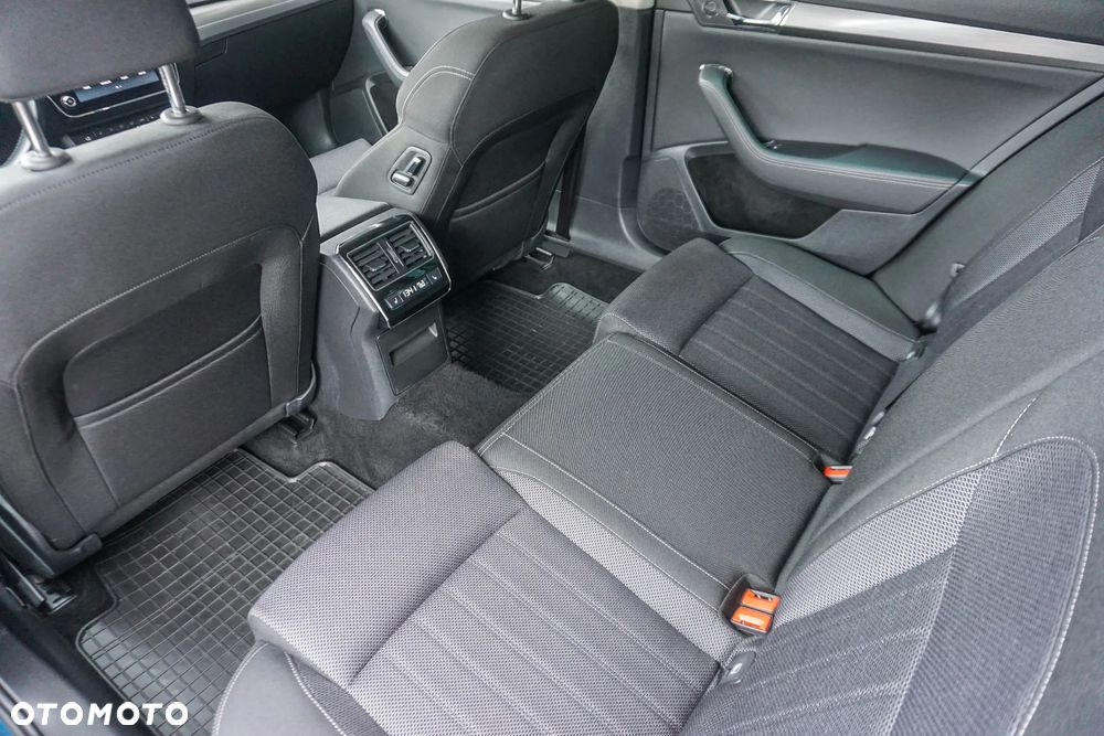 Skoda Superb 2.0 TDI SCR Style DSG - 29