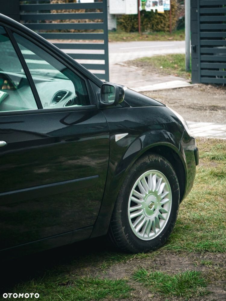 Renault Grand Scenic - 10