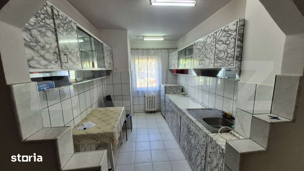 Apartament cu 4 camere de vanzare, 80 mp, Micro 17 — fotografia 1