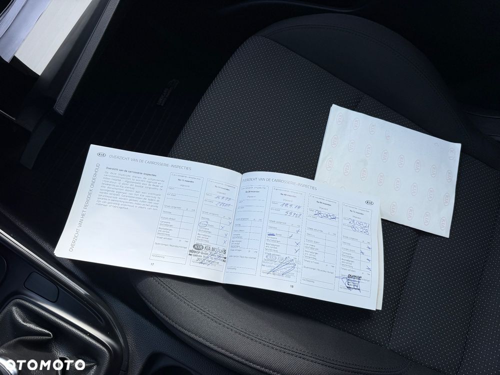 Kia Carens 1.6 GDI Dream-Team Edition - 29