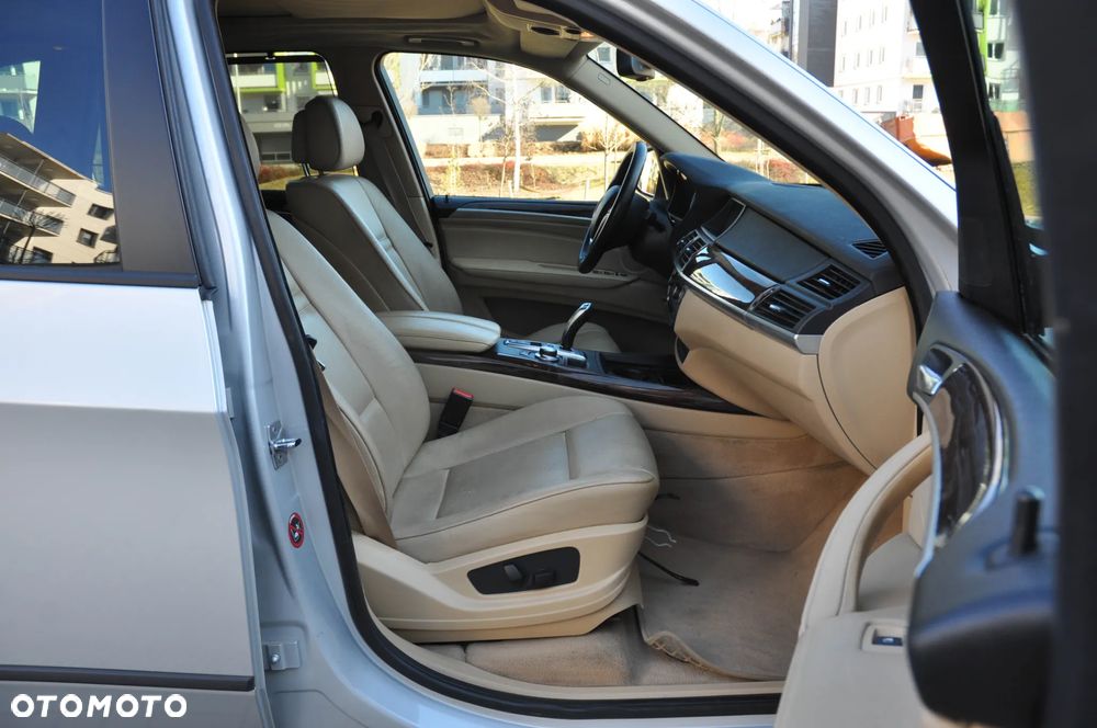 BMW X5 xDrive35d - 11