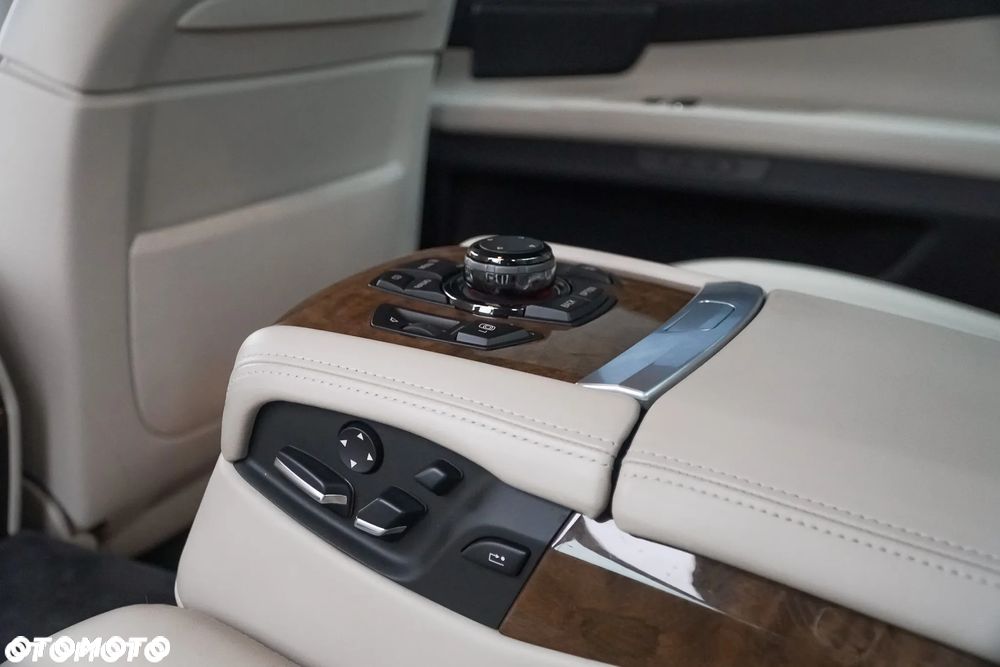 BMW Seria 7 750i L xDrive - 35