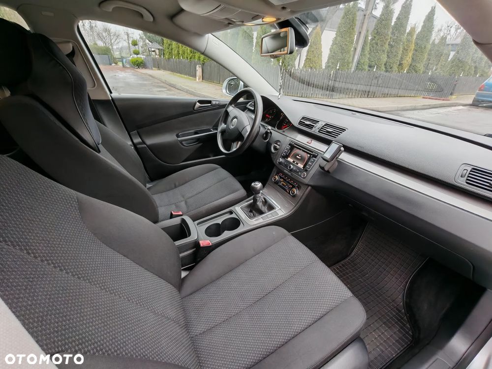 Volkswagen Passat - 8