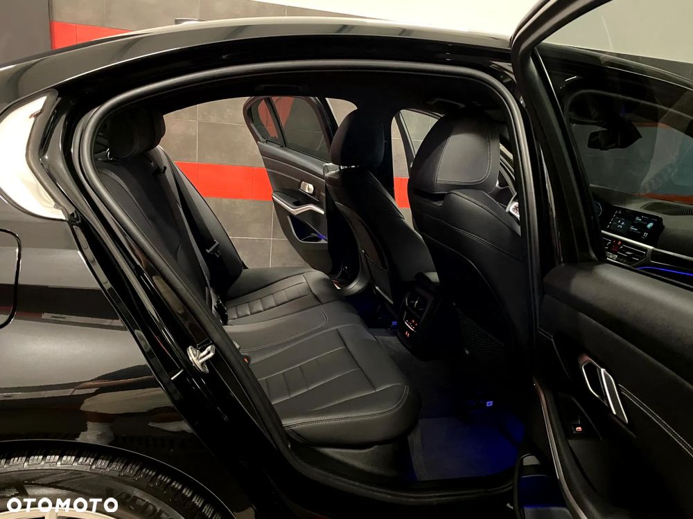 BMW Seria 3 320i GPF M Sport Shadow sport - 21