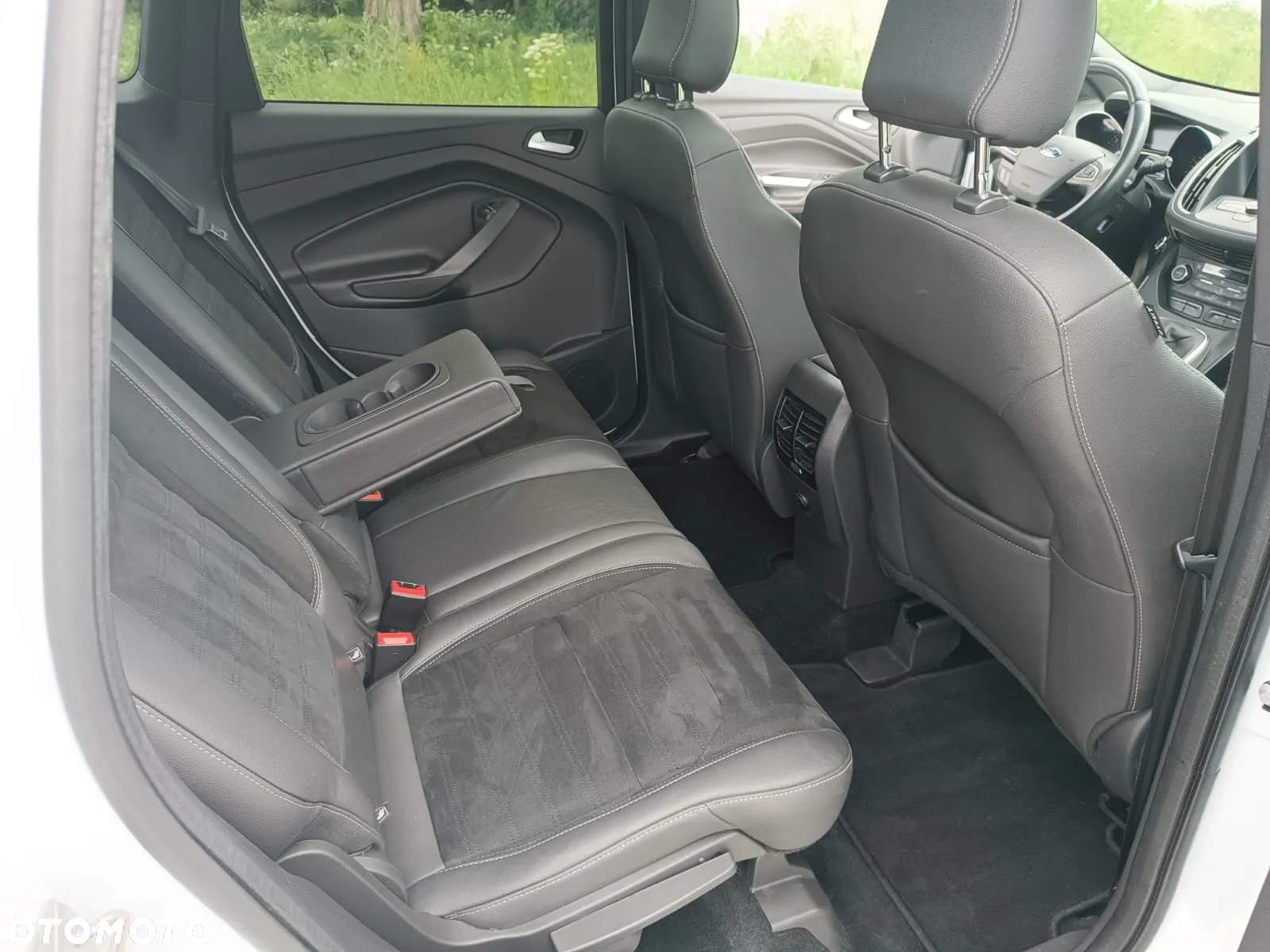 Ford Kuga 2.0 TDCi 4x2 ST-Line - 15