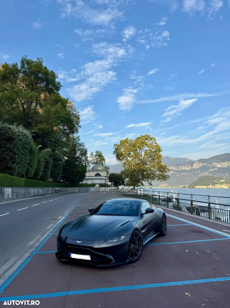 Aston Martin V8 Vantage - 2