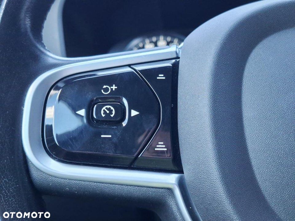 Volvo V60 Cross Country - 18