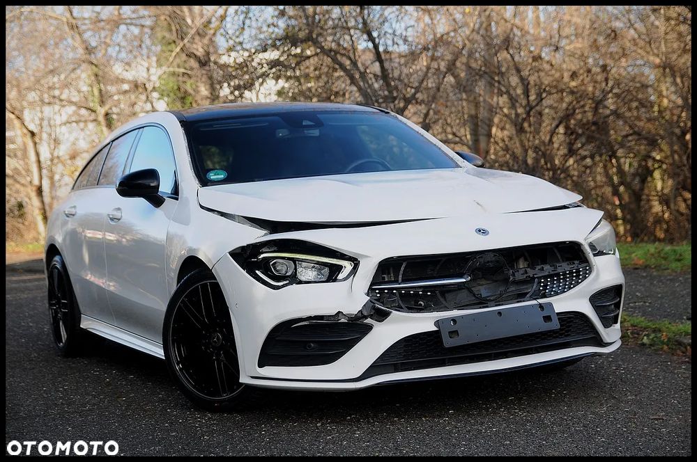 Mercedes-Benz CLA 180 AMG Line - 4