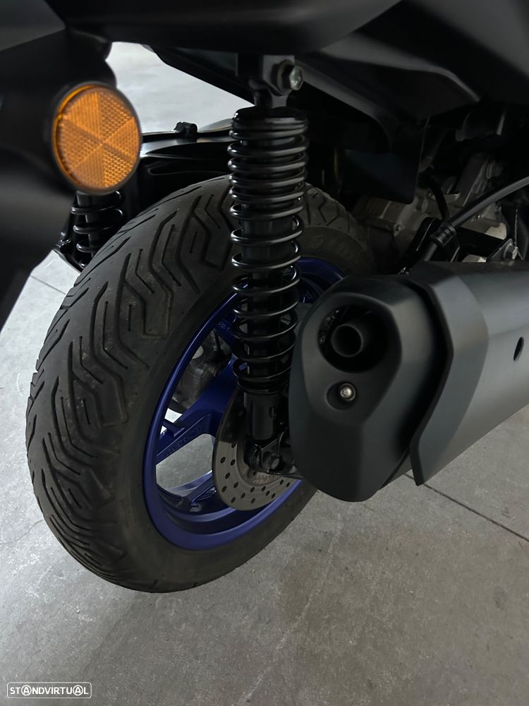 Yamaha X-Max Tech max - 12