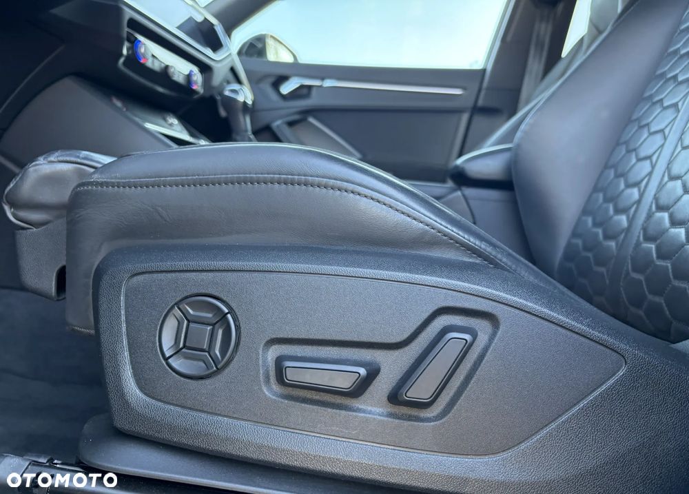 Audi RS Q3 2.5 TFSI quattro S tronic - 12