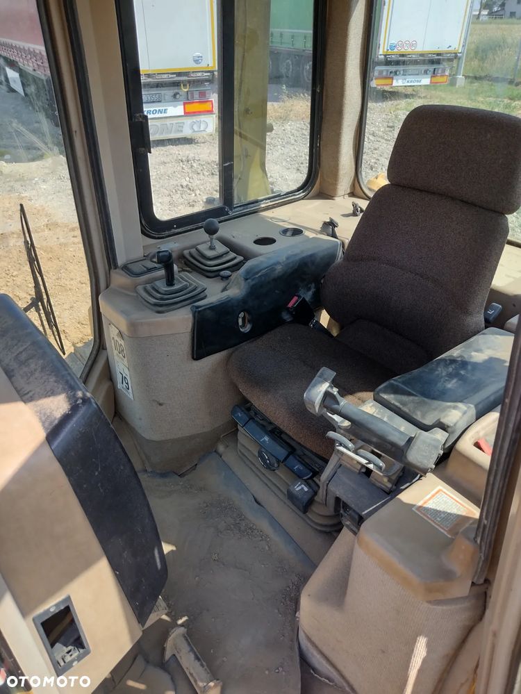 Caterpillar D5M LGP - 7