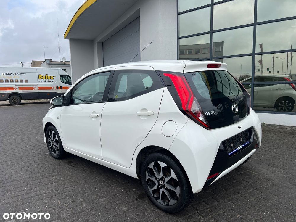 Toyota Aygo x-clusiv - 21