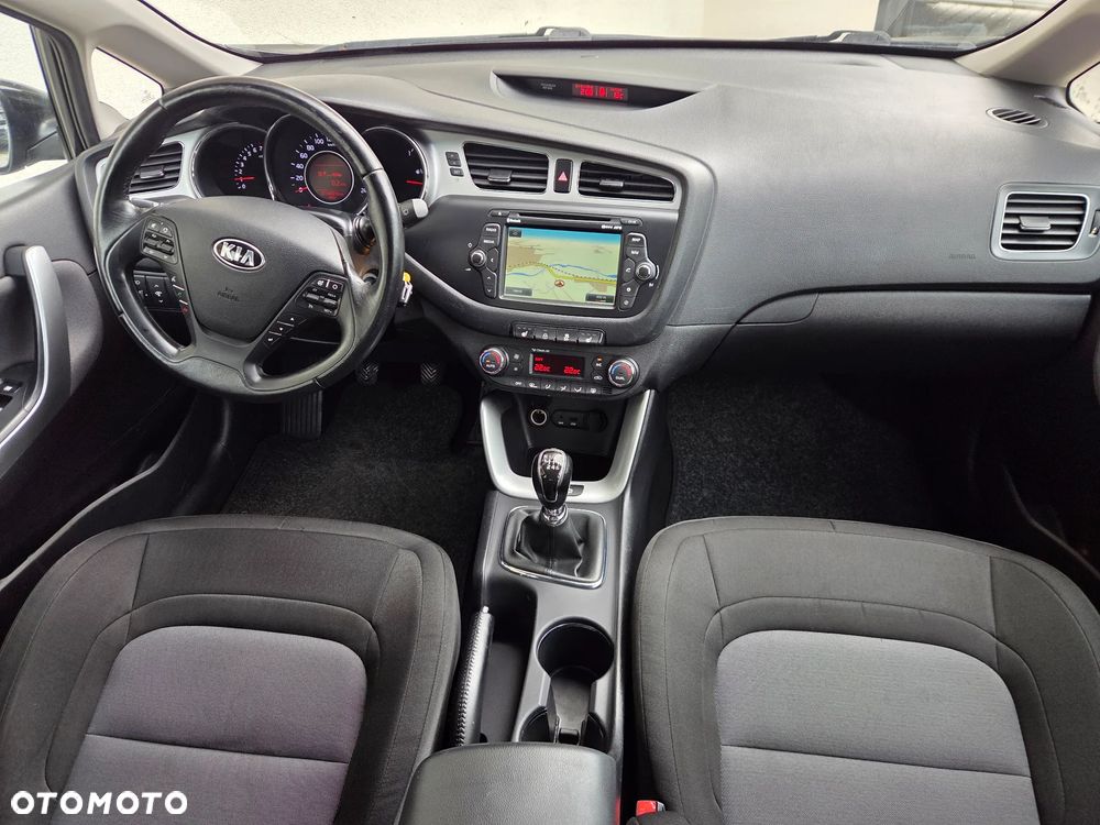 Kia Ceed - 9