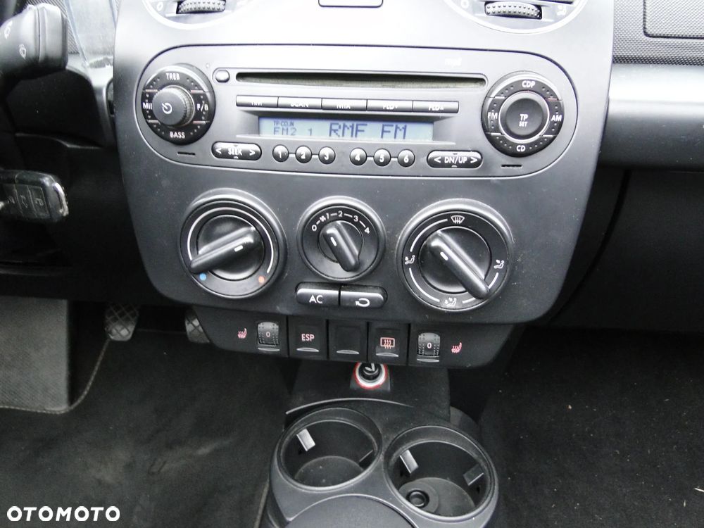 Volkswagen New Beetle - 5