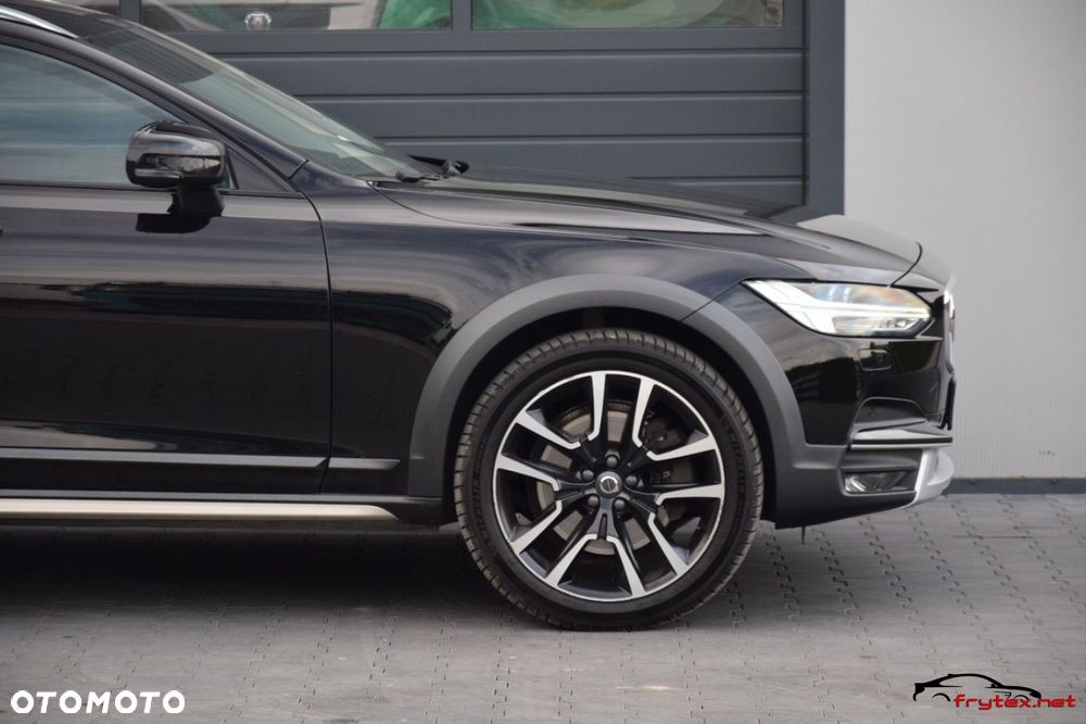Volvo V90 Cross Country - 4