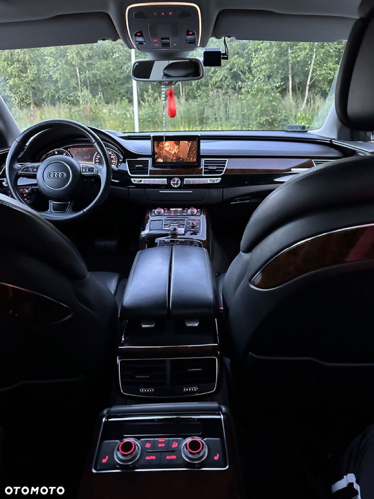 Audi A8 2013 photo 4