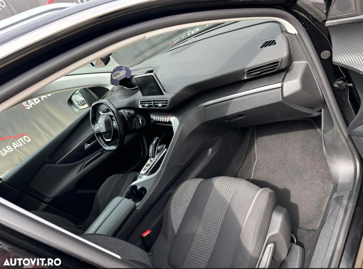 Peugeot 3008 PureTech 130 Stop & Start GPF EAT8 Active Pack - 10