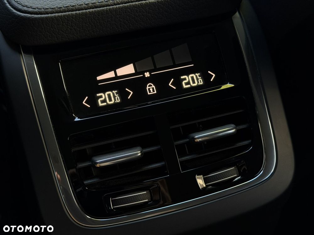 Volvo XC 90 T8 AWD Recharge Geartronic Inscription Expression - 37
