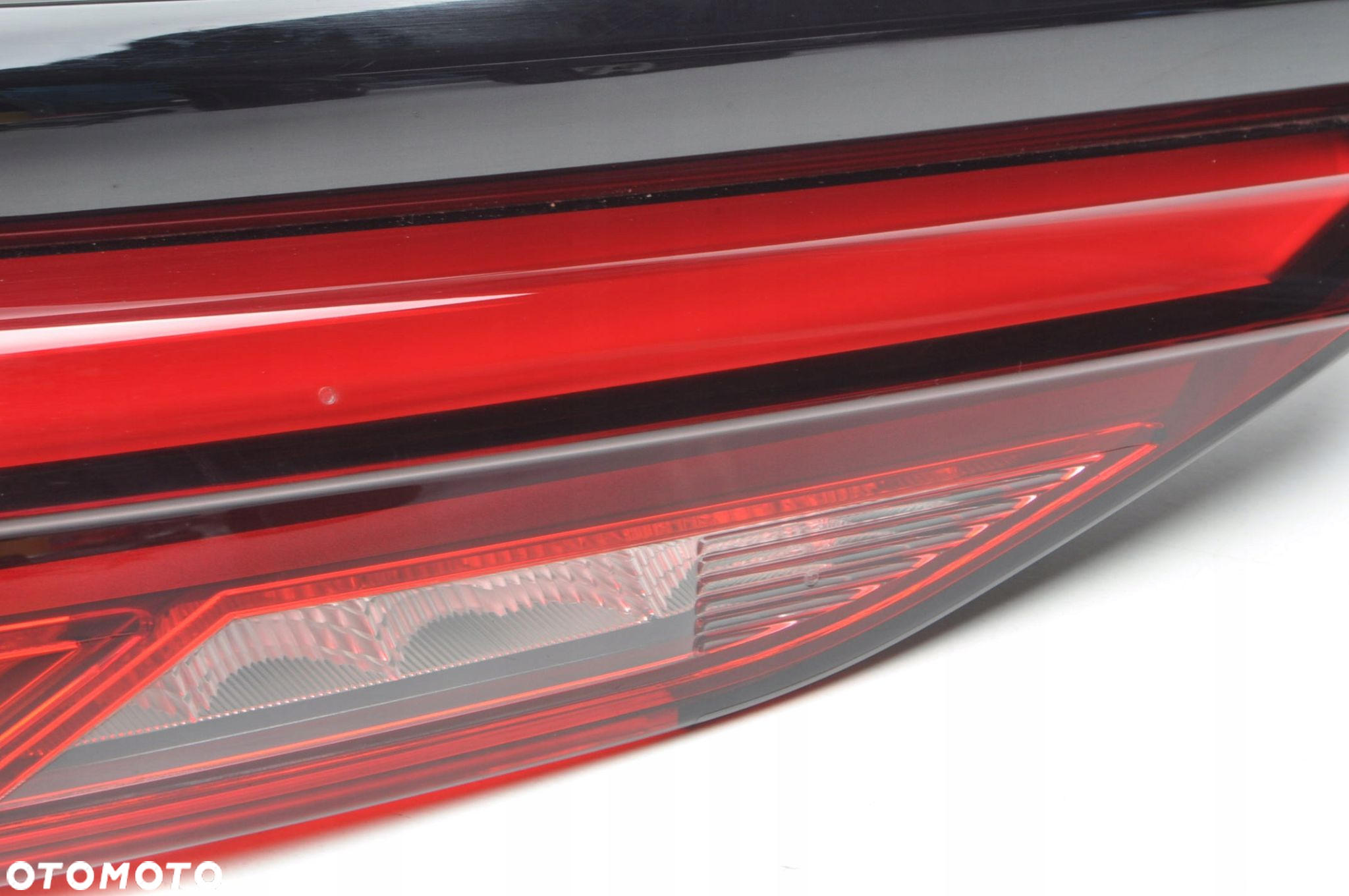 BMW F44 LAMPA LEWA TYLNA W KLAPE 8498739 - 7