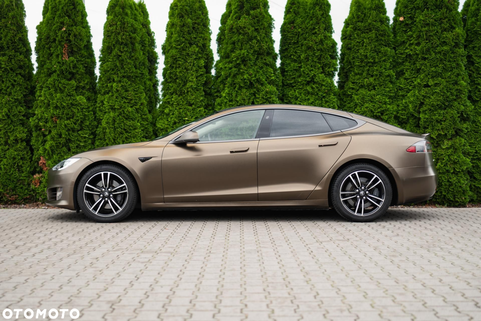 Tesla Model S - 7