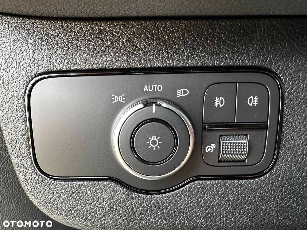 Mercedes-Benz Sprinter - 15