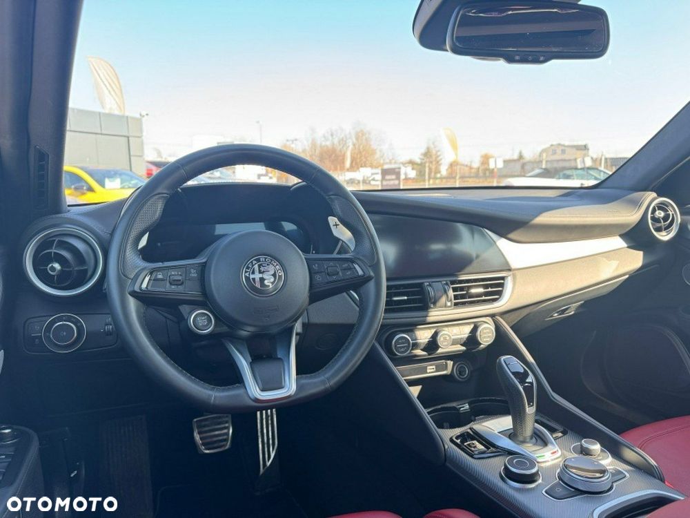 Alfa Romeo Giulia - 11