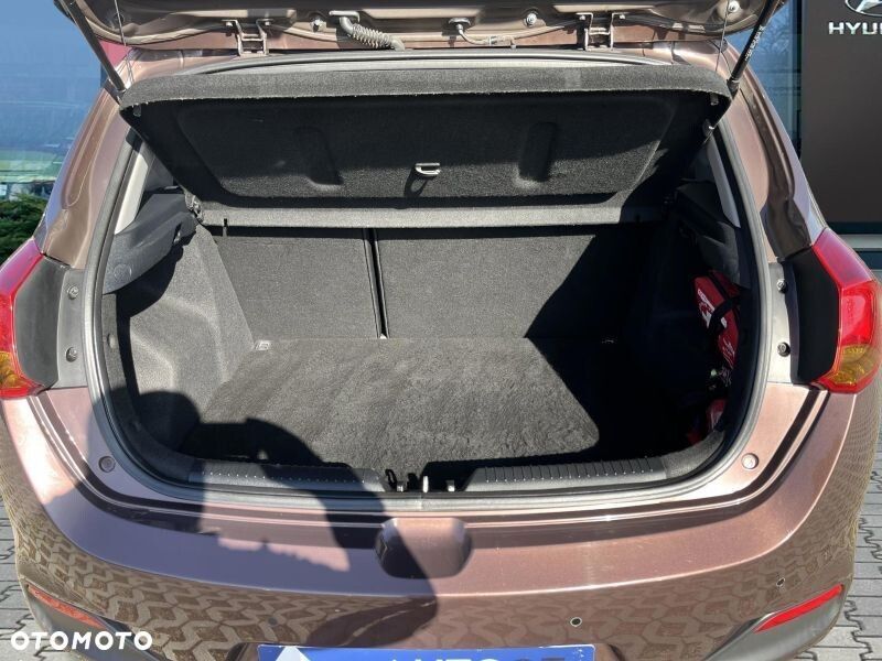 Kia Ceed 1.6 GDI L DCT - 22